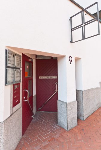 Eingang zum Gemeindebüro