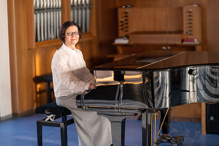 Unsere Organistin: Iryna Nesterenko