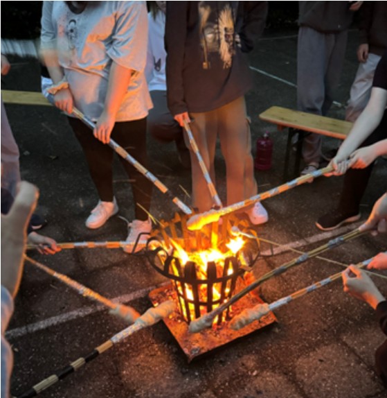 Lagerfeuer und Stockbrot